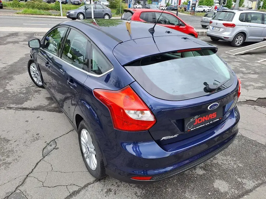 Używany Ford Focus Titanium 150 KM (110 kW) 2012 Niebieski Sedan/Limuzyna