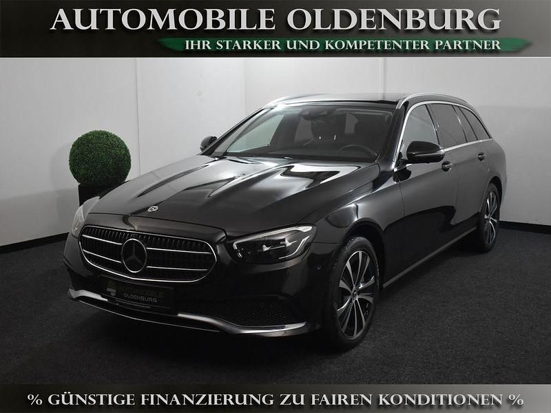 Gebraucht Mercedes E300 Avantgarde 306 PS (225 kW) 2022 Schwarz Limousine
