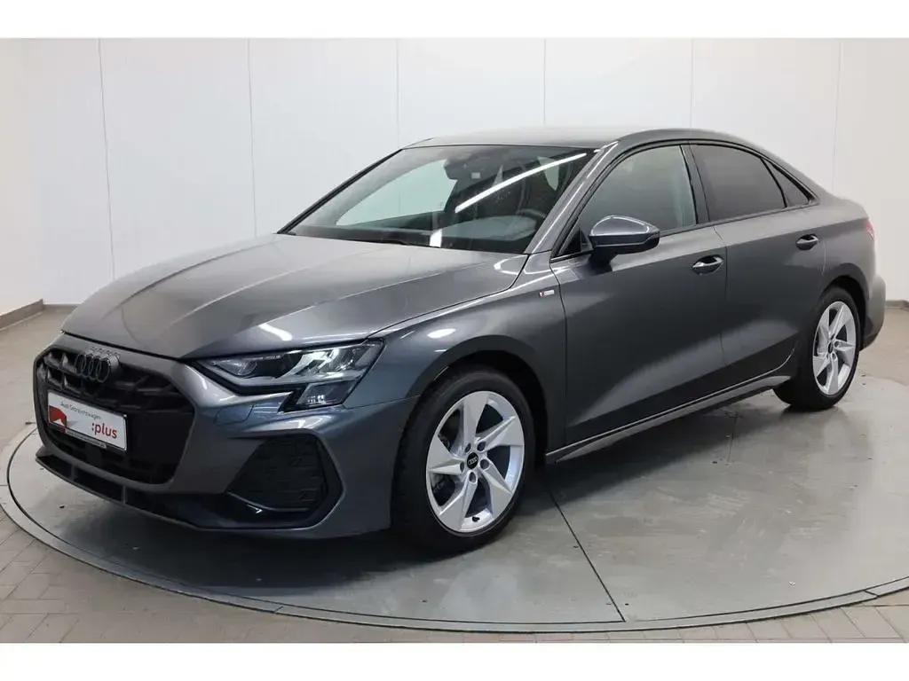 Używany Audi A3 S-Line 150 KM (110 kW) 2025 Szary Sedan/Limuzyna