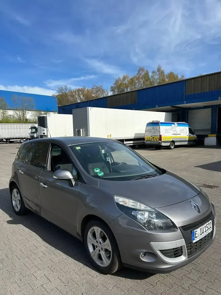 Gebraucht Renault Scénic III Dynamique 106 PS (77 kW) 2010 Grau Kleinwagen