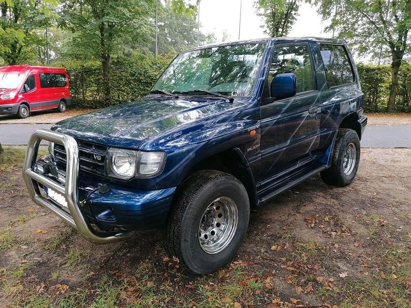 Blau Gebraucht 1998 Mitsubishi Pajero SUV | 7.990 € - Bild 1/4