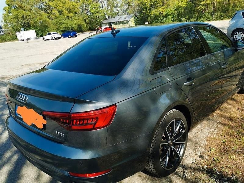 Używany Audi A4 Ambiente 190 KM (139 kW) 2016 Szary Sedan/Limuzyna