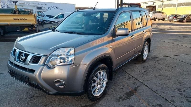 Grau Gebraucht 2011 Nissan X-Trail SE SUV | 7.973 € (Fairer Preis) - Bild 1/4
