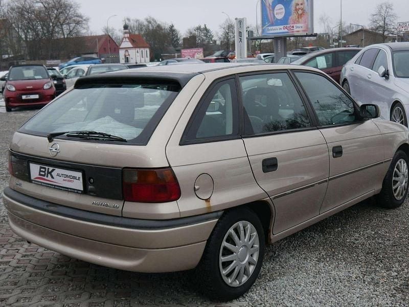 Gebraucht Opel Astra 75 PS (55 kW) 1997 Beige Kombi