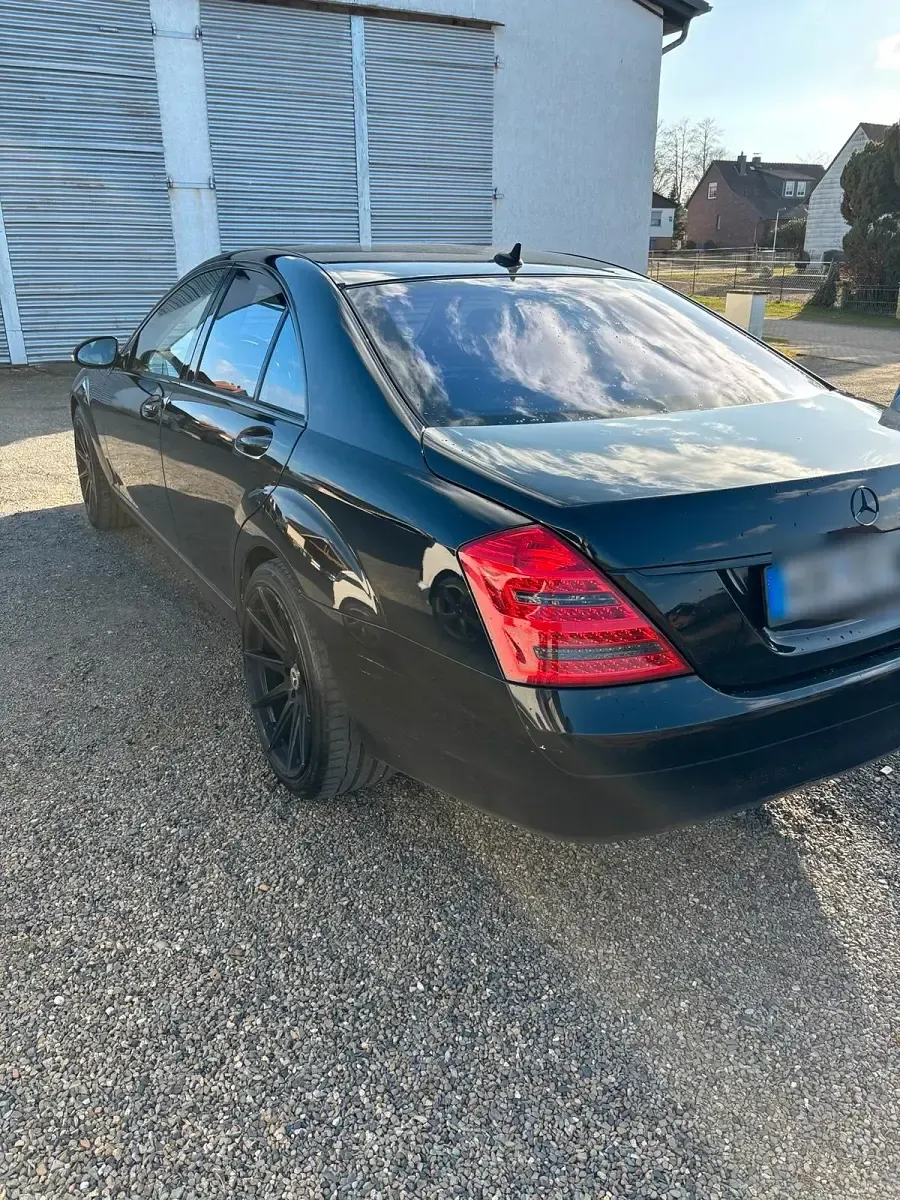 Gebraucht Mercedes S500 387 PS (284 kW) 2007 Schwarz Limousine