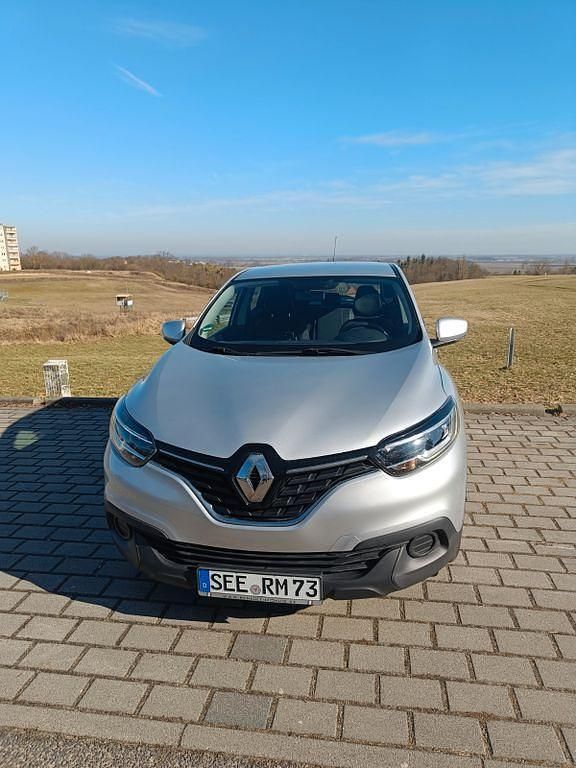 Gebraucht Renault Kadjar Life 131 PS (96 kW) 2017 Silber SUV