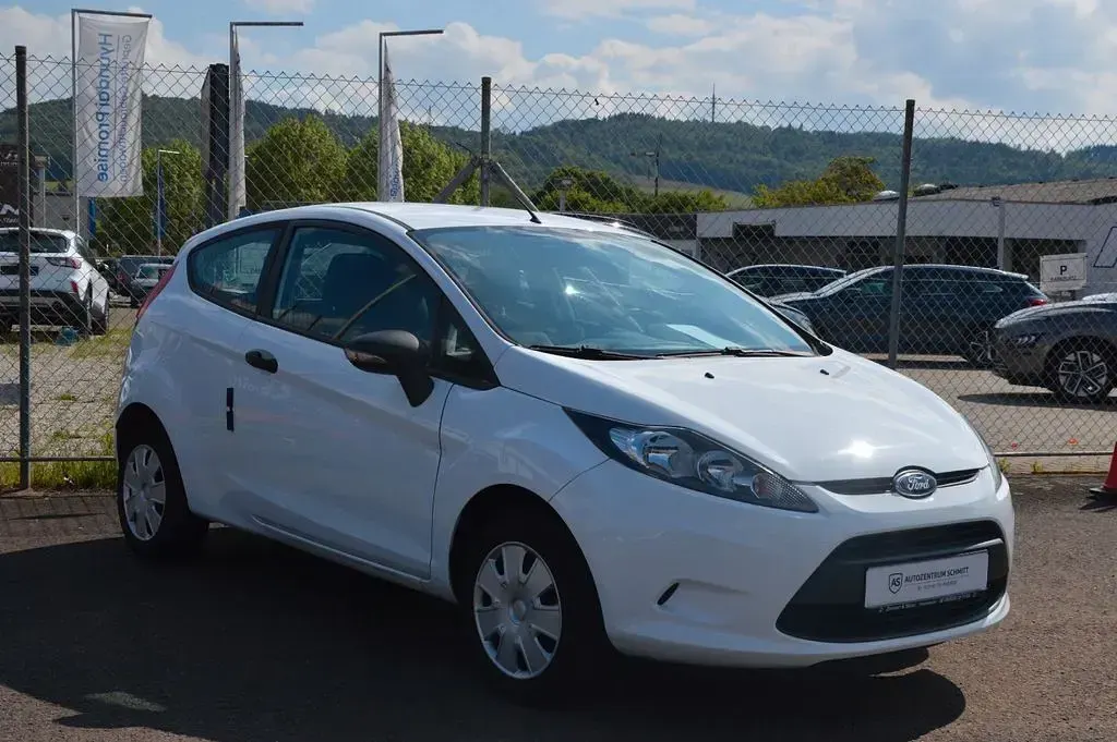 Gebraucht Ford Fiesta Ambiente 60 PS (44 kW) 2009 Weiß Limousine