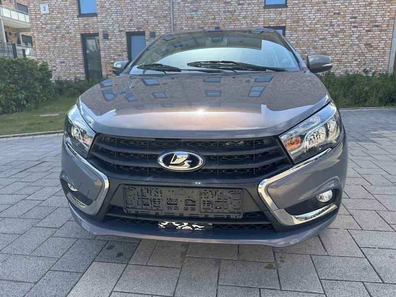 Braun Gebraucht 2018 Lada Vesta Limousine | 5.000 € (Guter Preis) - Bild 1/4