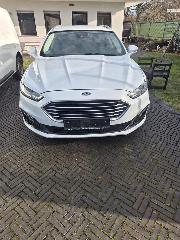 Gebraucht Ford Mondeo Titanium 140 PS (102 kW) 2020 Weiß Kombi