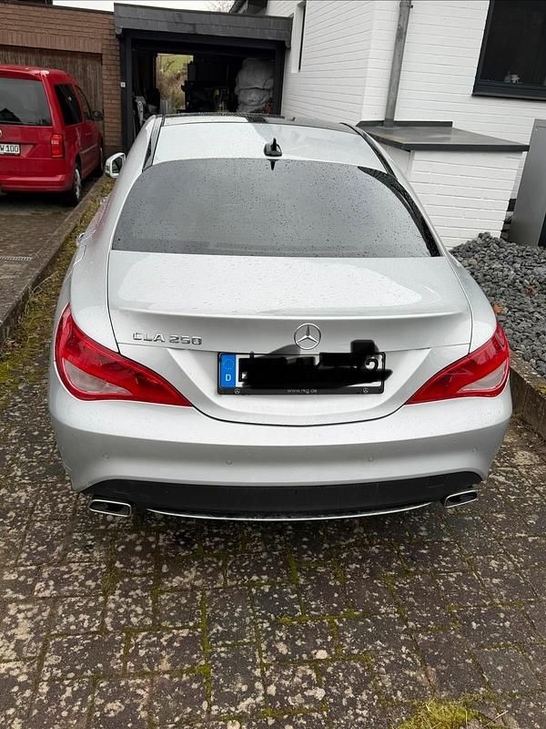Gebraucht Mercedes CLA250 211 PS (155 kW) 2016 Silber Limousine