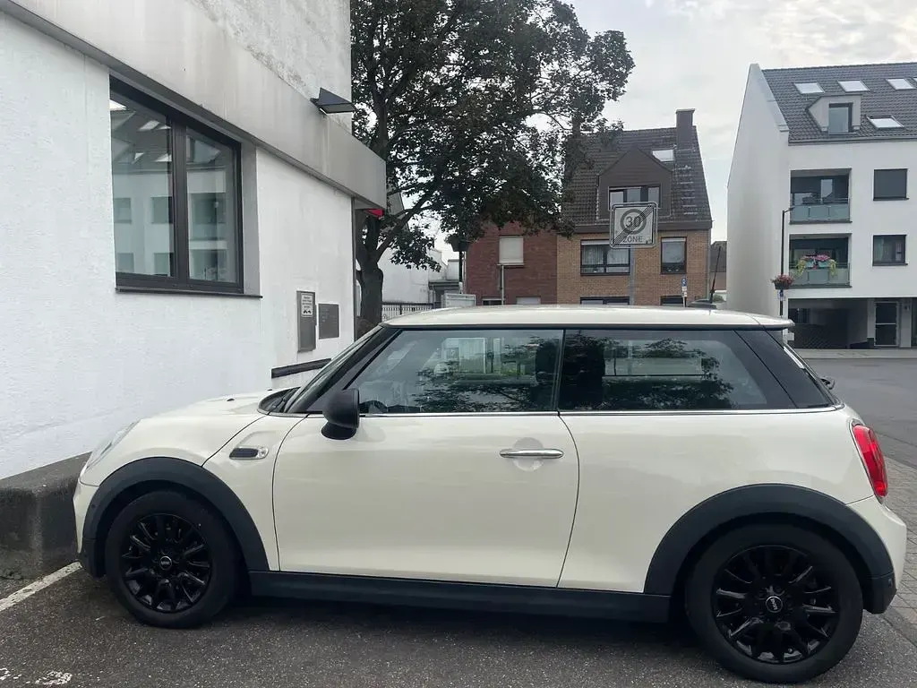 Gebraucht Mini ONE 102 PS (75 kW) 2016 Weiß Kleinwagen