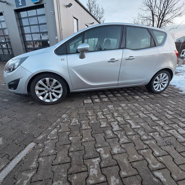 Gebraucht Opel Meriva 99 PS (72 kW) 2011 Silber Van / Kleinbus