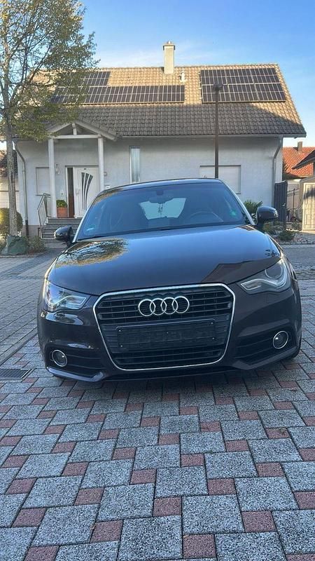 Violet Gebraucht 2011 Audi A1 S-Line Kleinwagen | 9.500 € (Etwas zu teuer) - Bild 1/4