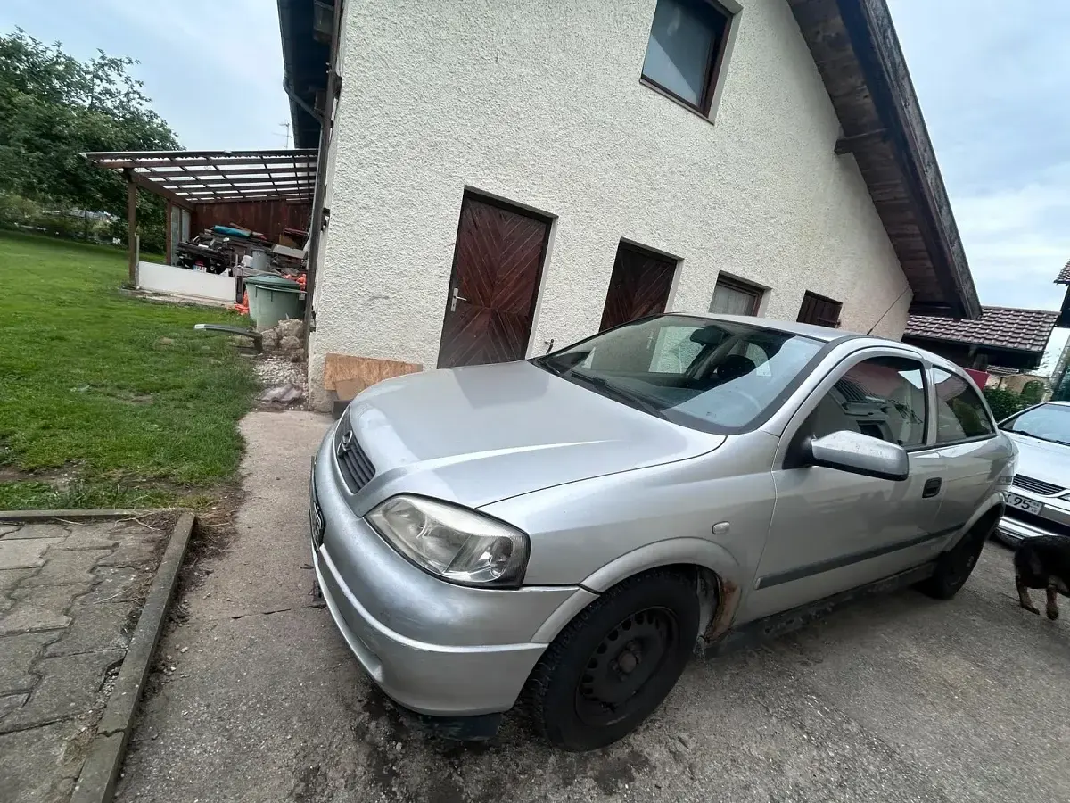 Gebraucht Opel Astra 75 PS (55 kW) 2002 Silber Coupé