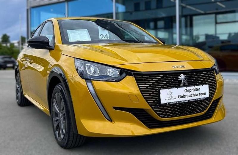 Faro gelb metallic Gebraucht 2022 Peugeot e-208 Active Kleinwagen | 16.900 € (Fairer Preis) - Bild 1/4
