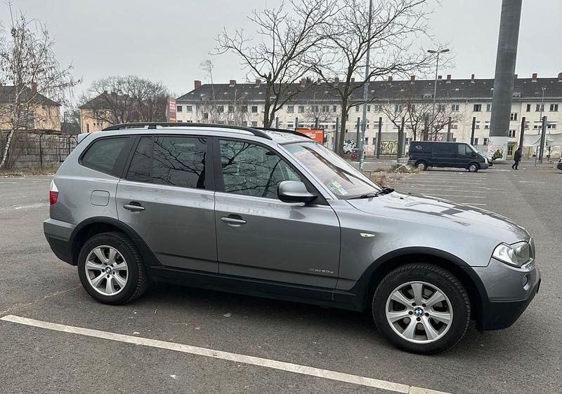 Gebraucht BMW X3 131 PS (96 kW) 2010 Grau SUV