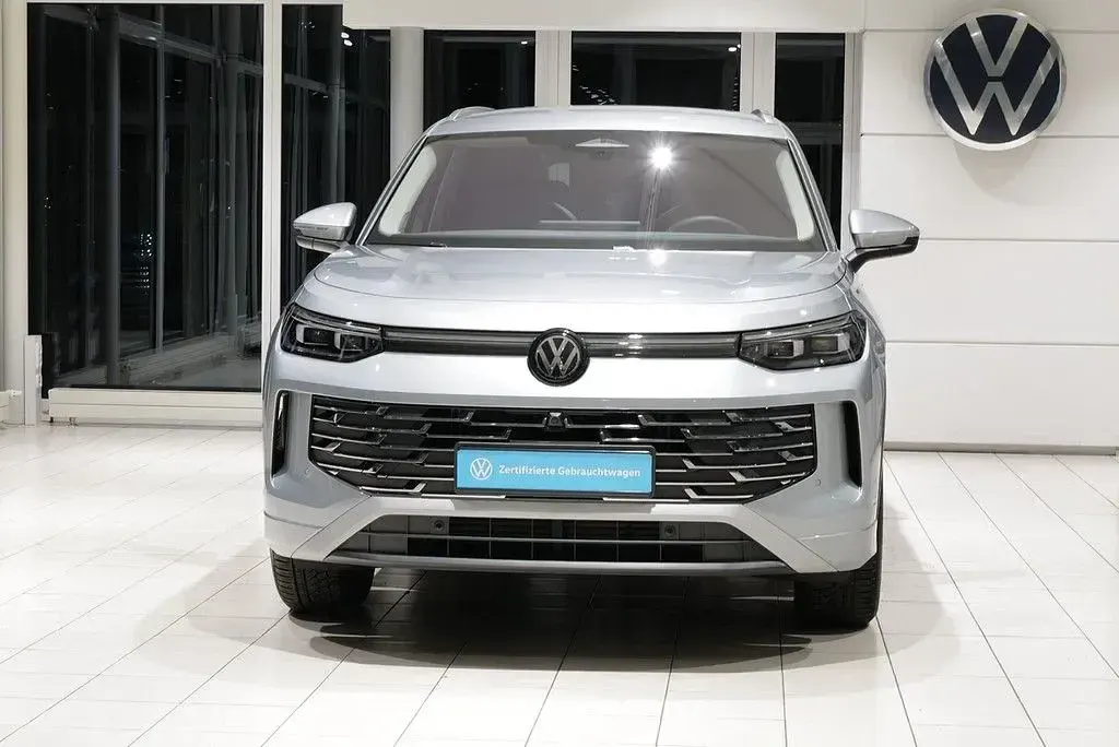 Używany VW Tayron Elegance 150 KM (110 kW) 2025 Srebrny SUV