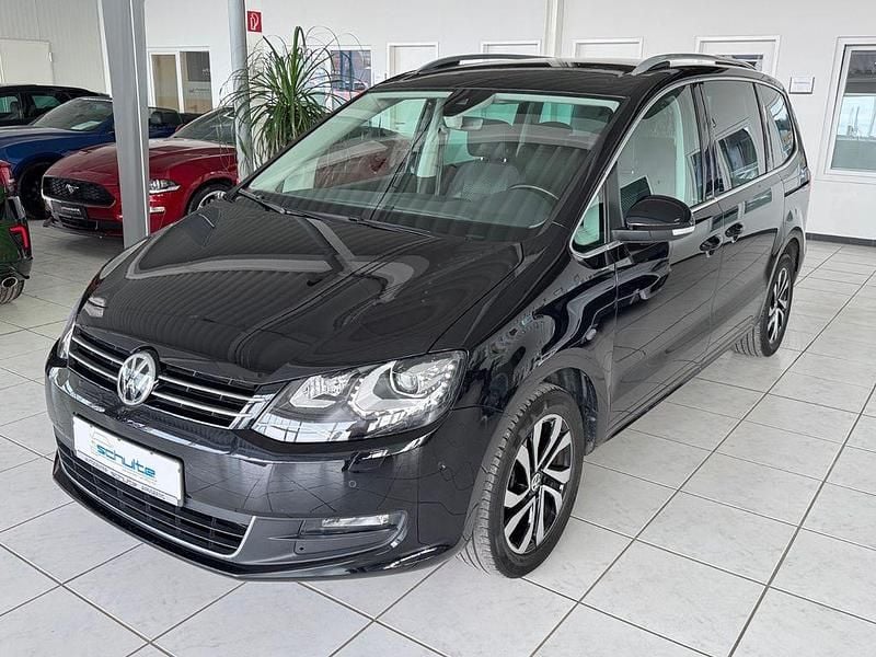 Gebraucht VW Sharan Active 150 PS (110 kW) 2022 Schwarz Van / Kleinbus