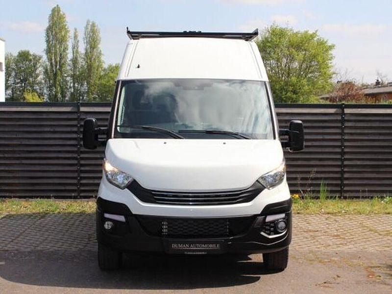 Gebraucht Iveco Daily 180 PS (132 kW) 2018 Weiß Limousine