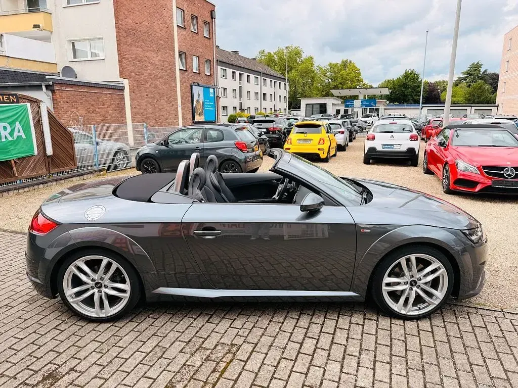 Gebraucht Audi TT Roadster S-Line 179 PS (131 kW) 2018 Grau Cabrio