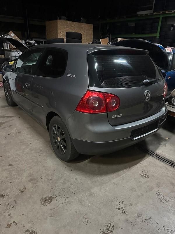 Gebraucht VW Golf V 102 PS (75 kW) 2006 Braun Kleinwagen