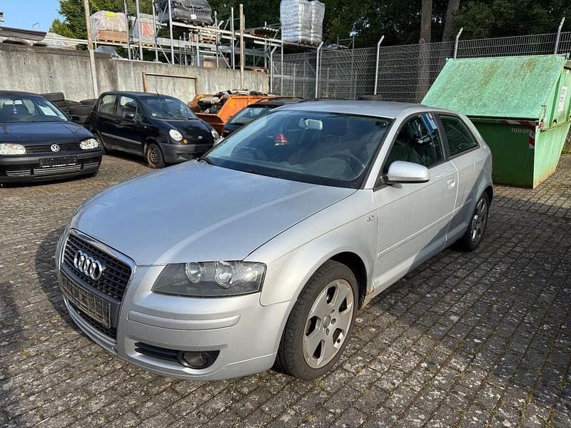 Silber Gebraucht 2007 Audi A3 Attraction Limousine | 1.450 € (Superpreis) - Bild 1/4