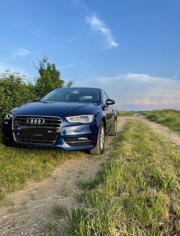 Blau Gebraucht 2014 Audi A3 Attraction Kleinwagen | 9.500 € (Fairer Preis) - Bild 1/4