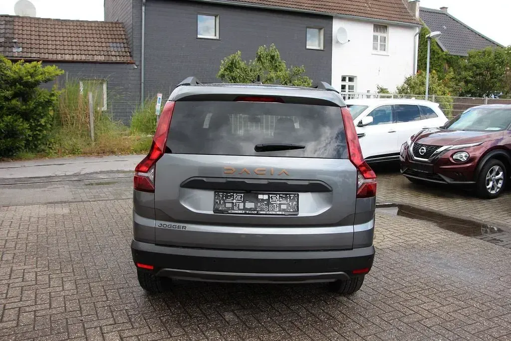 Gebraucht Dacia Jogger Extreme 101 PS (74 kW) 2023 Grau Van / Kleinbus
