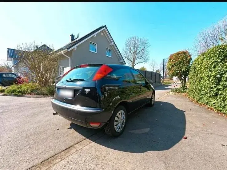 Gebraucht Ford Focus 101 PS (74 kW) 2004 Schwarz Kleinwagen
