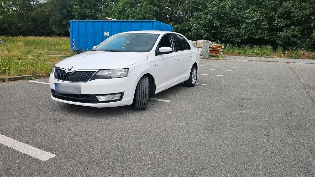 Gebraucht Skoda Rapid 104 PS (76 kW) 2013 Weiß Kleinwagen