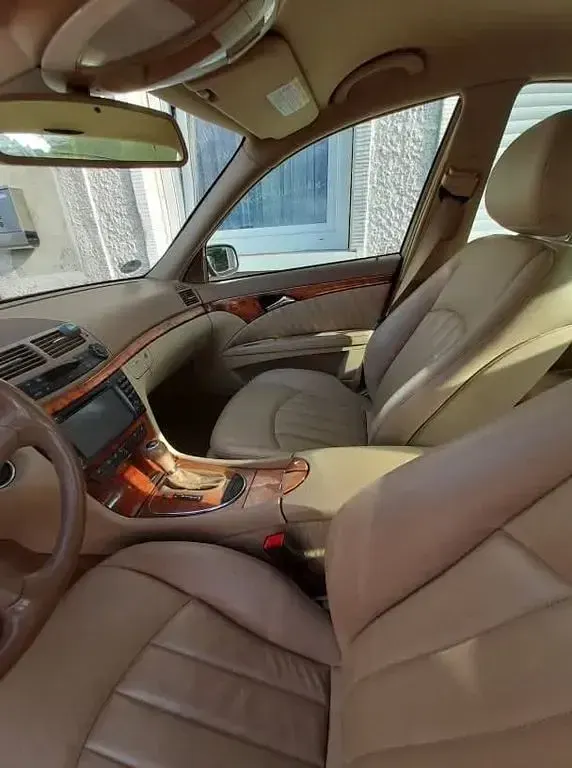 Brugt Mercedes E280 Elegance 231 HK (169 kW) 2006 Beige Sedan
