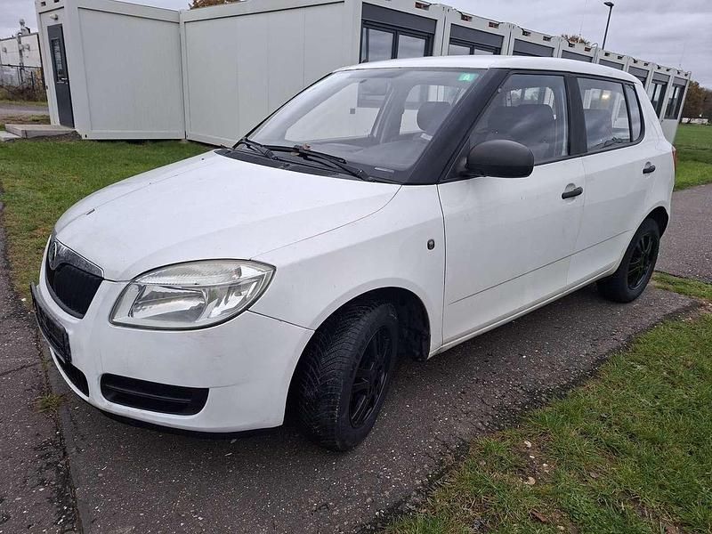 Weiß Gebraucht 2010 Skoda Roomster Van / Kleinbus | 1.500 € (Guter Preis) - Bild 1/4