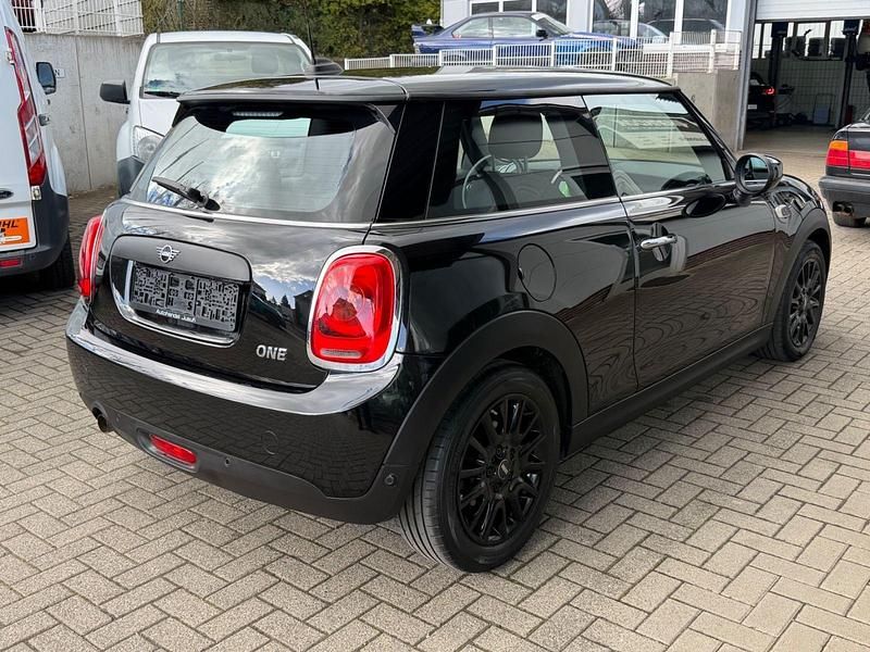Gebraucht Mini ONE 102 PS (75 kW) 2020 Schwarz Kleinwagen