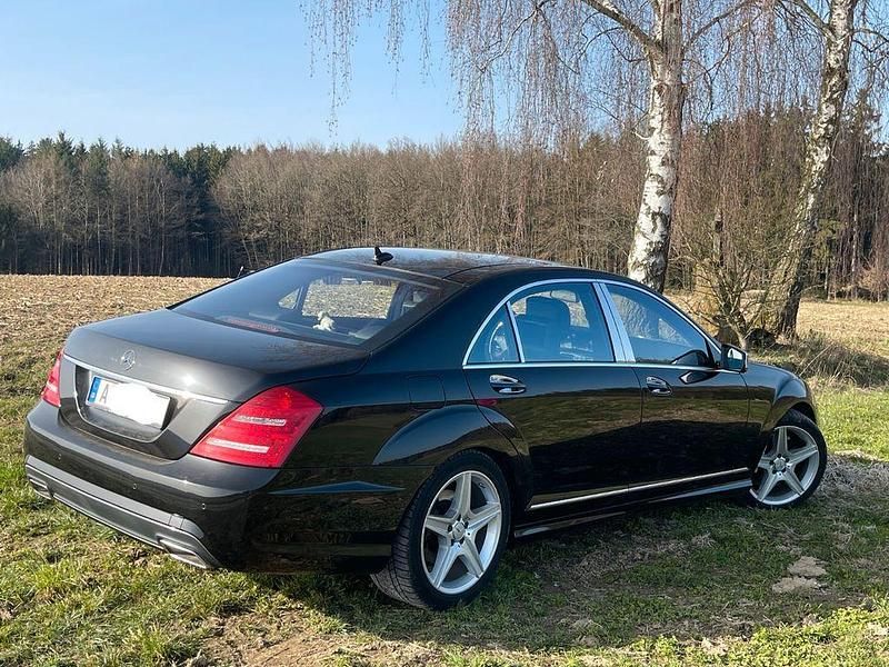 Gebraucht Mercedes S500 435 PS (319 kW) 2011 Schwarz Limousine