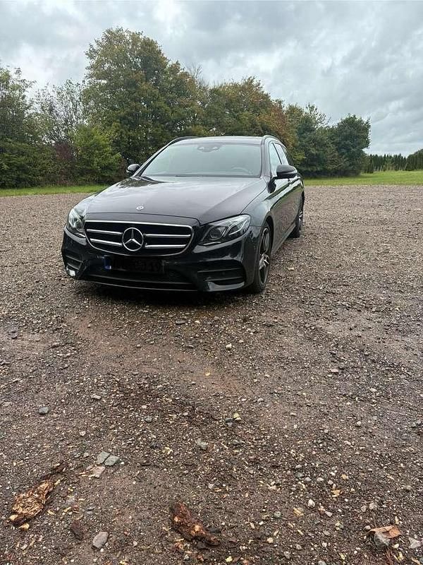 Gebraucht 2019 Mercedes E350 AMG line Kombi | 30.800 € (Guter Preis) - Bild 1/4