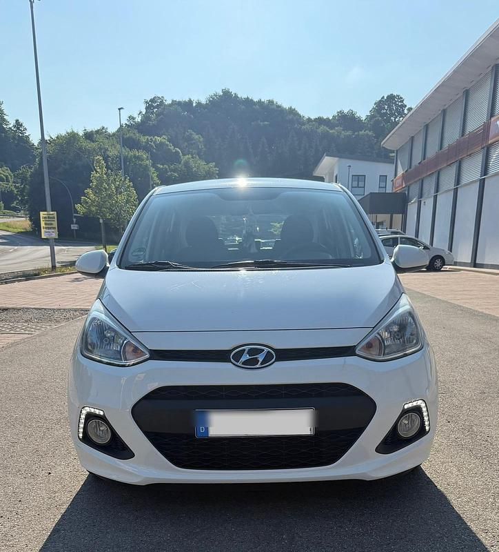 Weiß Gebraucht 2014 Hyundai i10 Edition Kleinwagen | 4.650 € (Guter Preis) - Bild 1/4