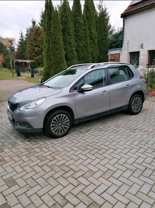 Silber Gebraucht 2017 Peugeot 2008 SUV | 7.200 € (Superpreis) - Bild 1/4