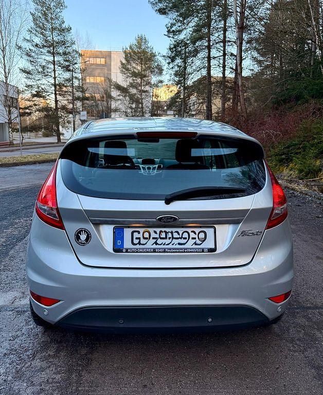 Gebraucht Ford Fiesta Titanium 97 PS (71 kW) 2012 Kleinwagen