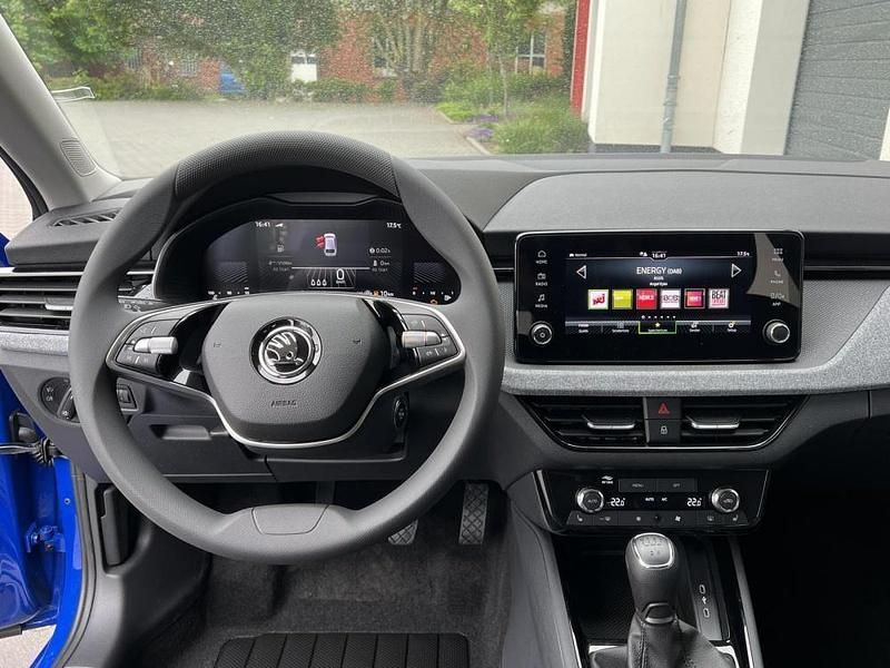 Neu Skoda Scala Essence 95 PS (69 kW) 2025 Kleinwagen