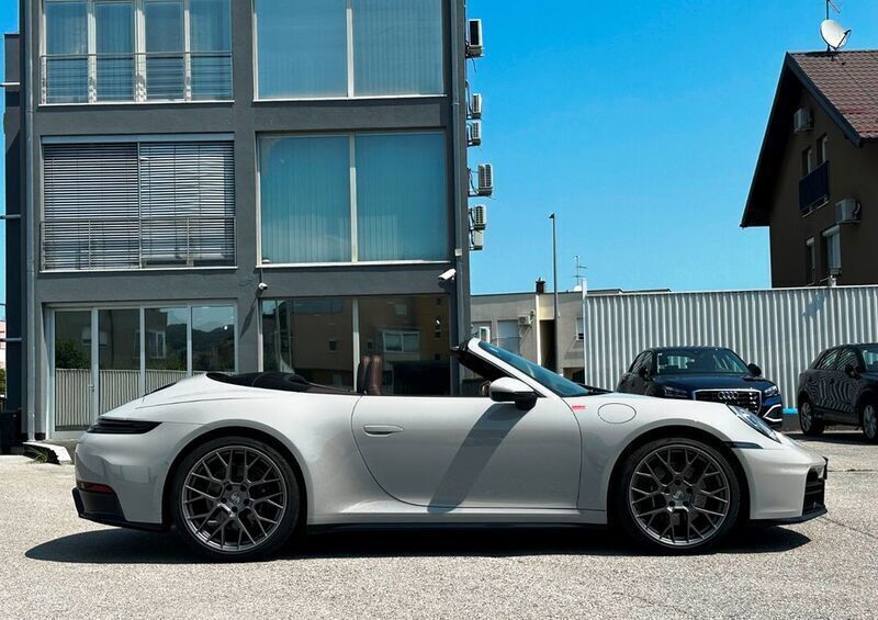 Gebraucht Porsche 992 394 PS (289 kW) 2024 Grau Cabrio