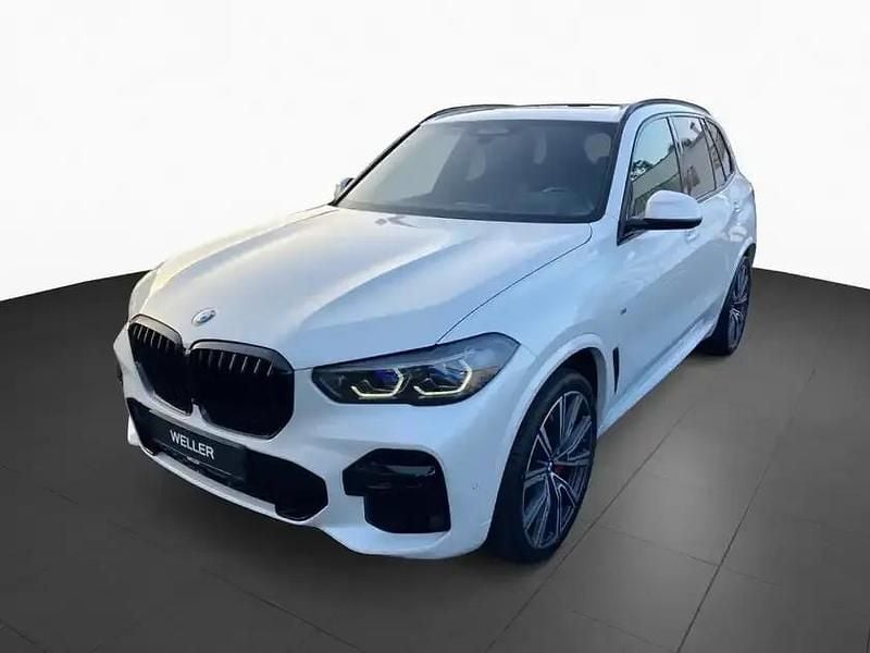 Gebraucht BMW X5 M50 Comfort Edition 530 PS (389 kW) 2023 Mineralweiß (weiß) SUV