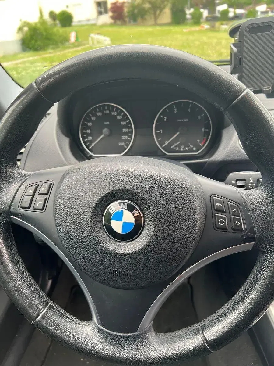 Gebraucht BMW 118 143 PS (105 kW) 2010 Schwarz Kleinwagen