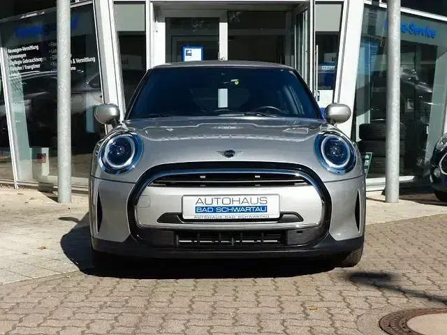 Używany Mini Cooper Essential 75 KM (55 kW) 2015 Andere Hatchback
