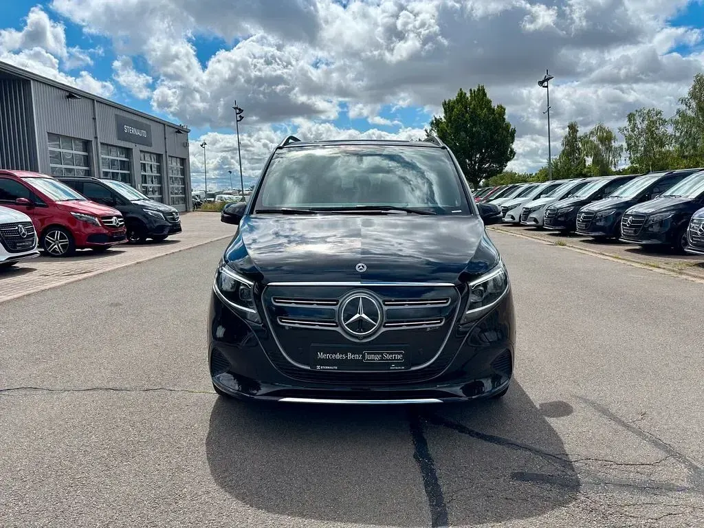 Gebraucht Mercedes EQV300 69 kW (95 PS) 2025 Obsidianschwarz metallic Van / Kleinbus