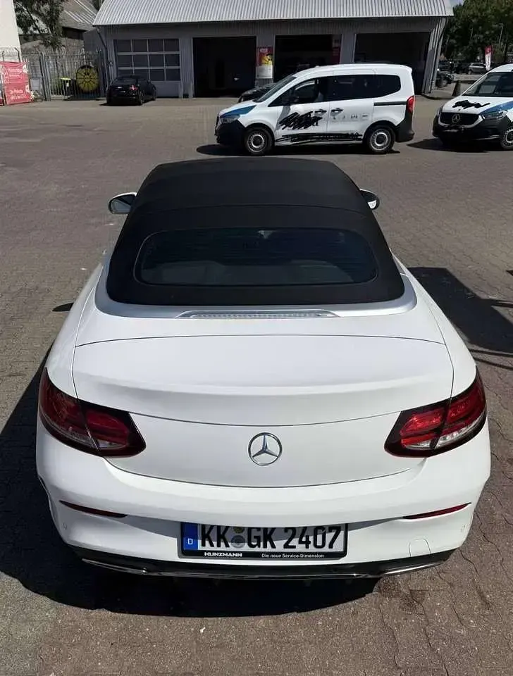 Gebraucht Mercedes C180 AMG line 156 PS (114 kW) 2020 Weiß Cabrio