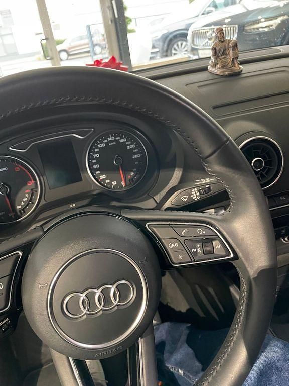 Gebraucht Audi A3 116 PS (85 kW) 2018 Schwarz Limousine