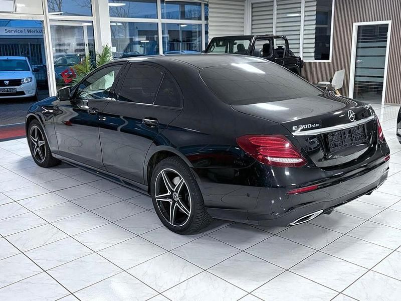 Gebraucht Mercedes E300 AMG 194 PS (142 kW) 2020 Obsidianschwarz Limousine