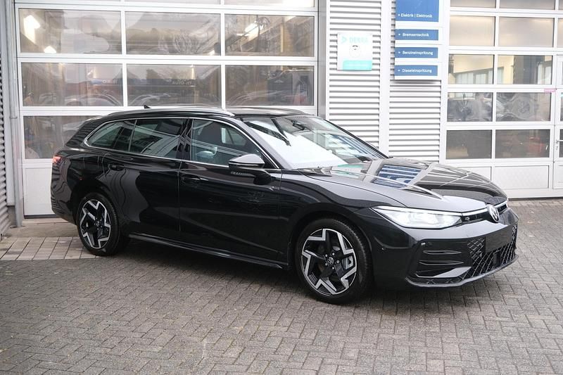 Nowe VW Passat Pro 265 KM (194 kW) 2026 Czarny Kombi