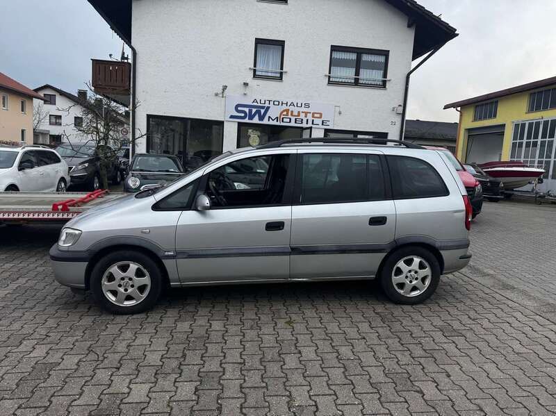Starsilber m2 Gebraucht 2000 Opel Zafira Elegance Van / Kleinbus | 3.300 € (Teuer) - Bild 1/4
