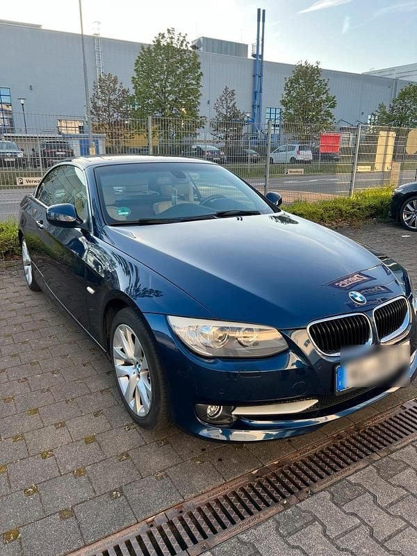 Blau Gebraucht 2010 BMW 318 Cabriolet Cabrio | 9.200 € (Guter Preis) - Bild 1/4